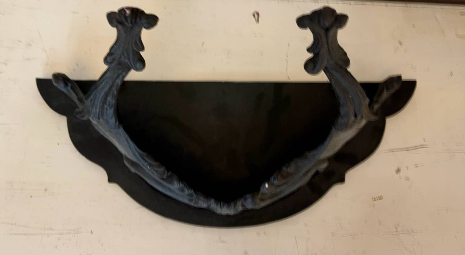 Small baroque wooden shelf