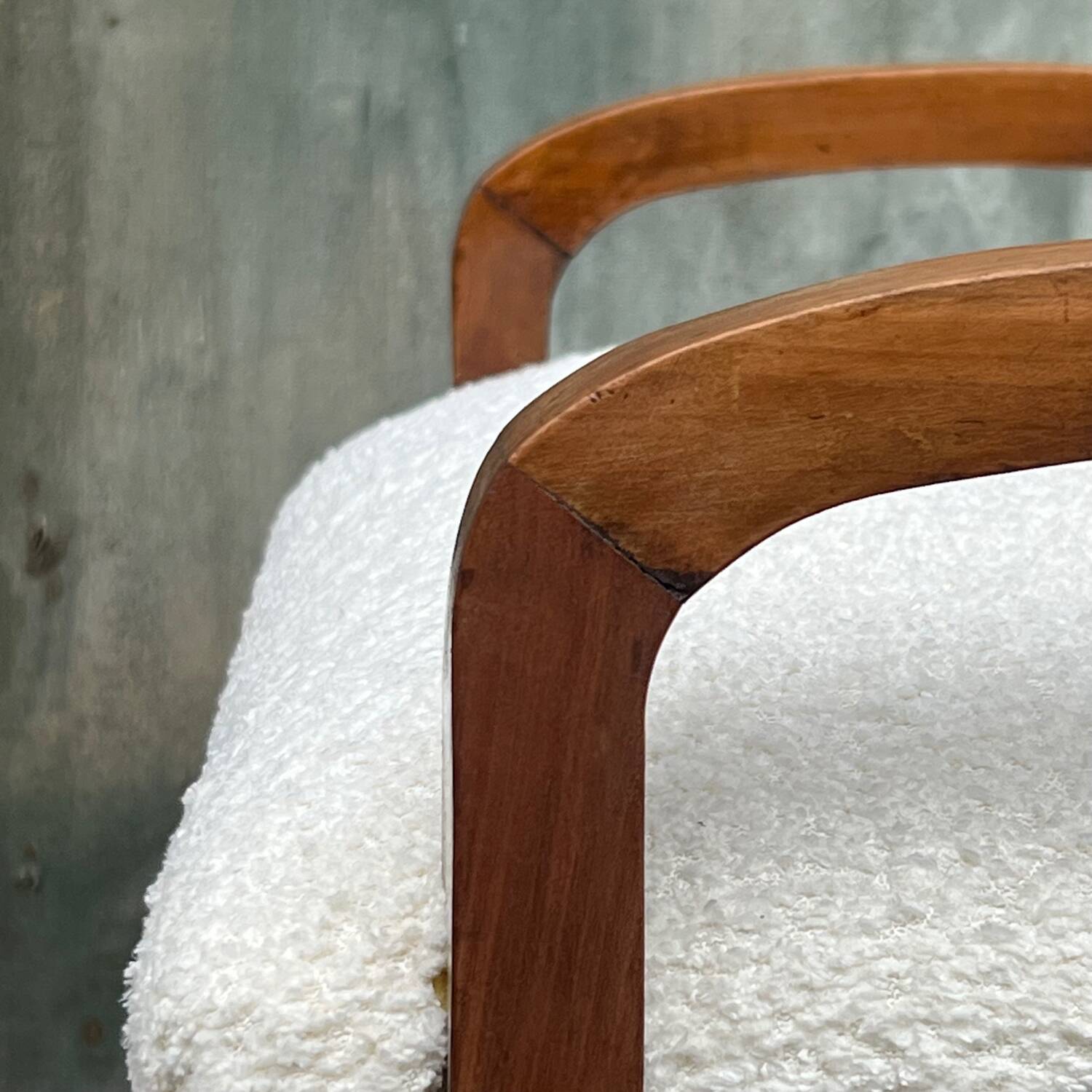 Deux tabourets mouton Decò