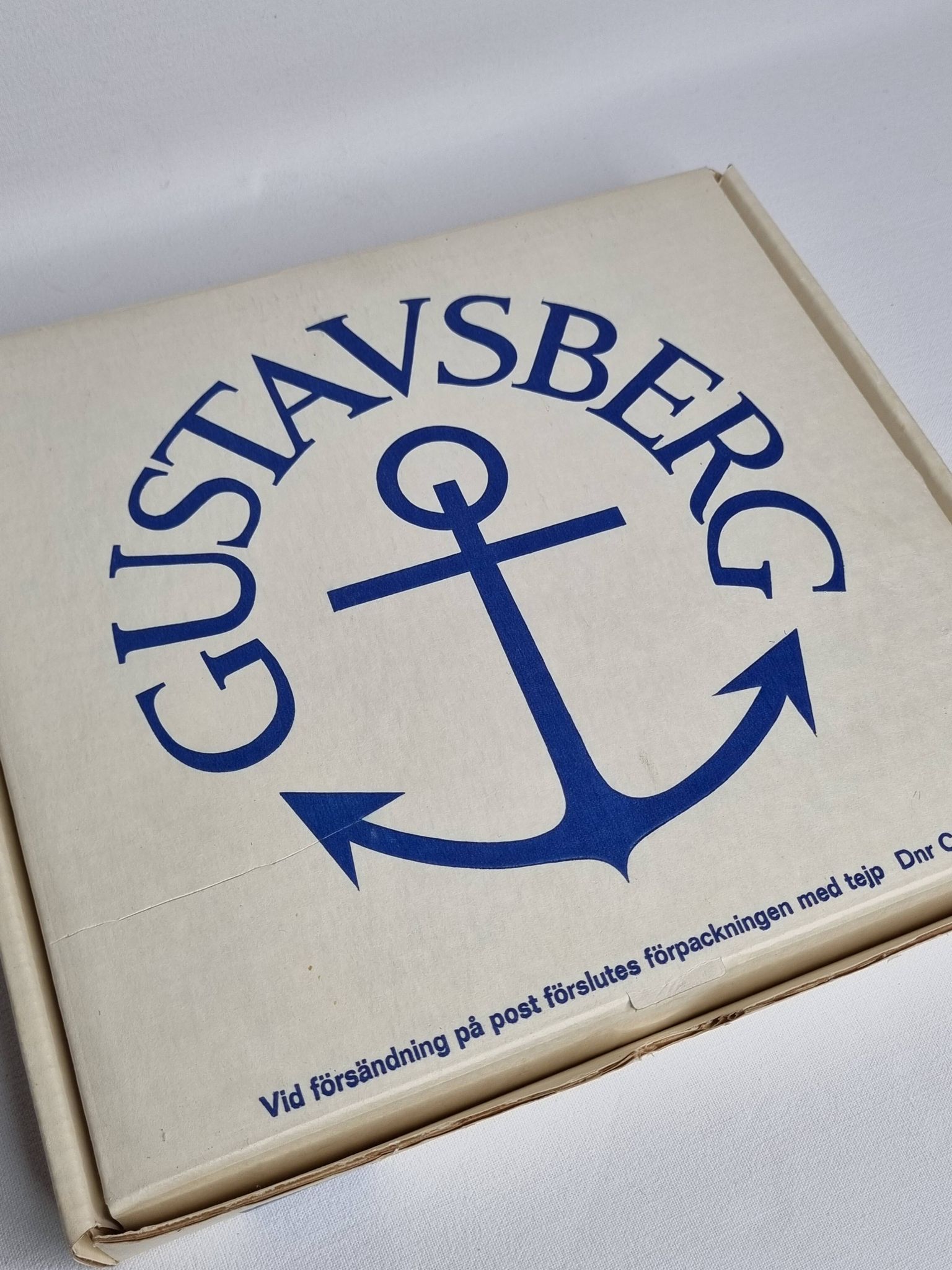 Gustavsberg Christmas plate "Jultallrik 7" 1977, design by Sven Jonson, limited edition, 20 cm