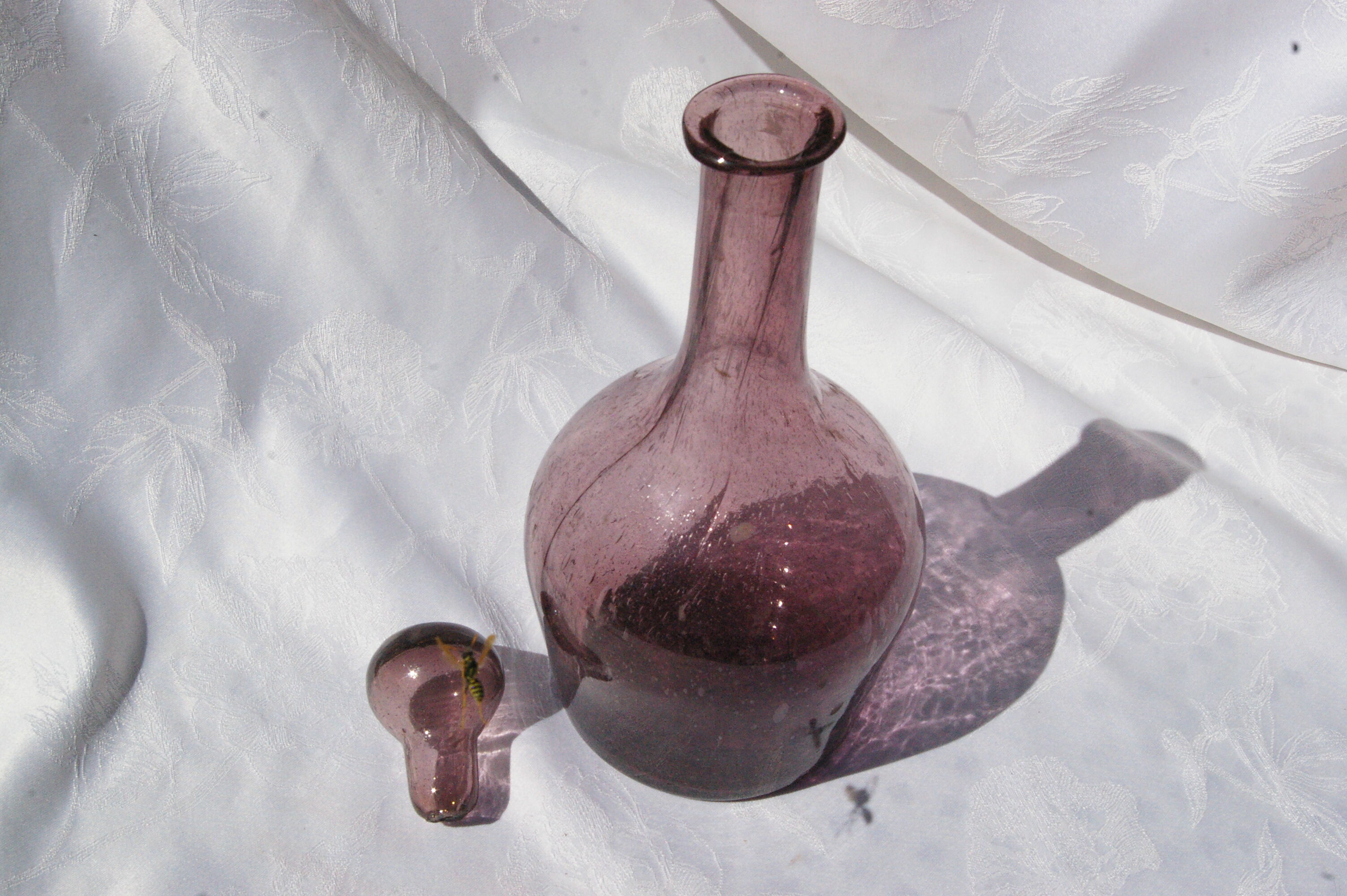 Carafe en verre bullé de Biot ou La Rochère