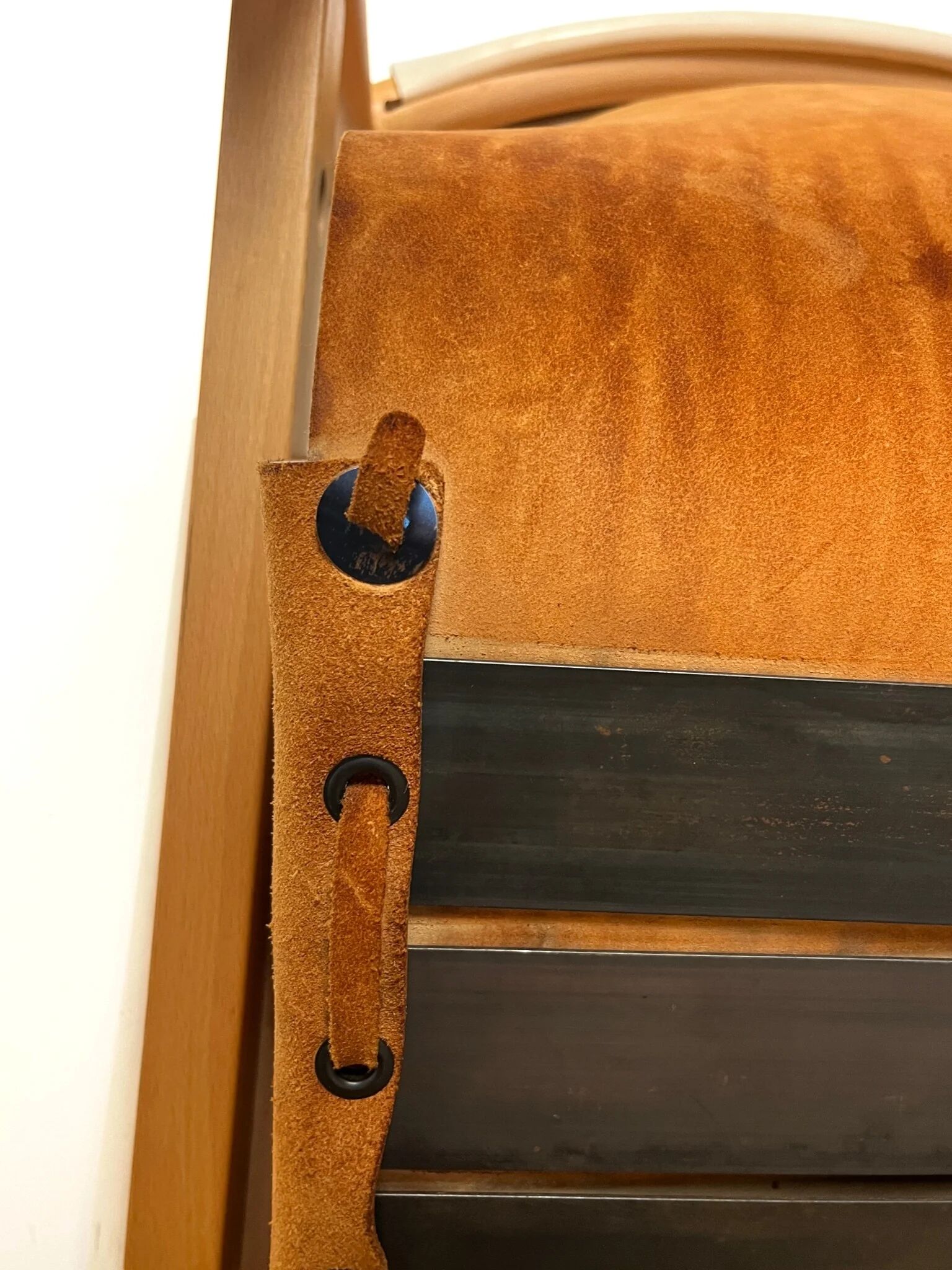 Safari armchair in white leather by Ibisco, Italian design, 1970s.