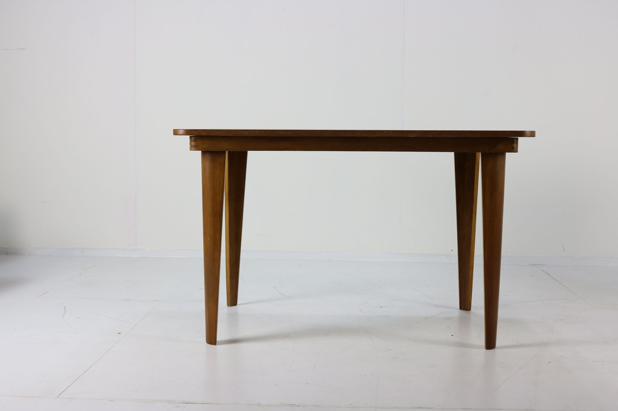 Table en bois courbé par Cor Alons