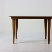 Table en bois courbé par Cor Alons