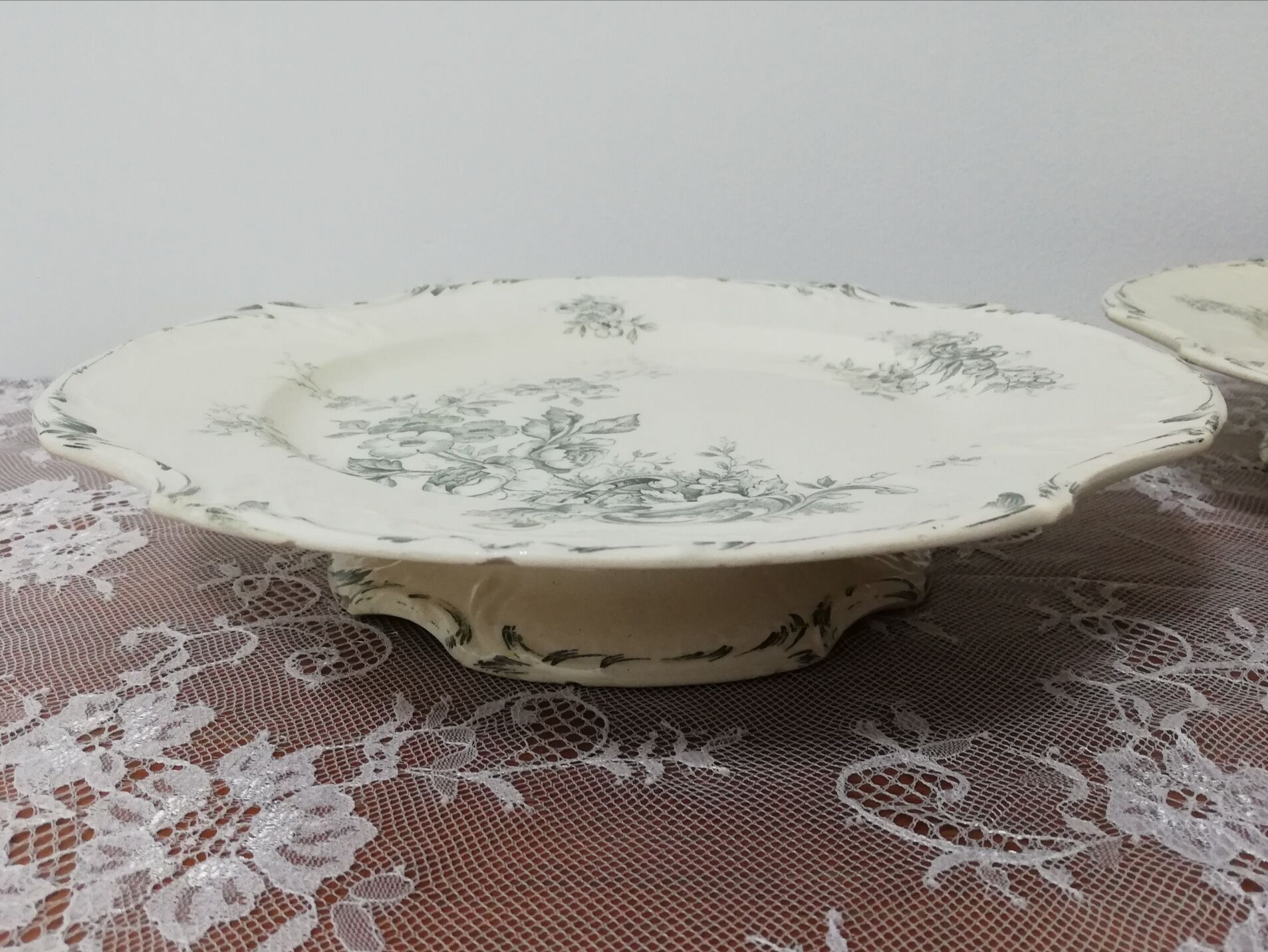 Fruit dishes or stews in iron earth Gien
