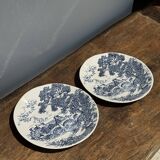 Set of 2 earthenware plates with blue decoration of a bridge and castle