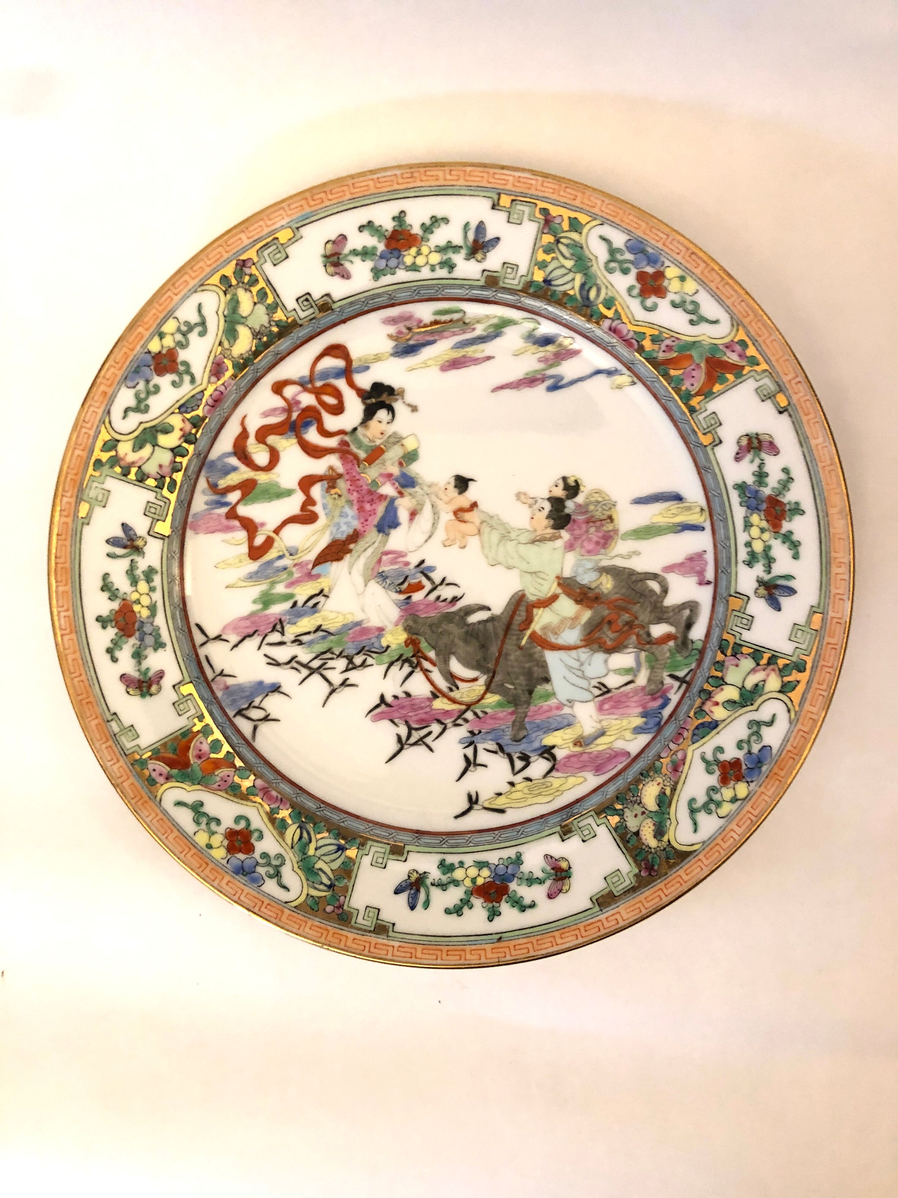 Hand-painted and golden Chinese dish