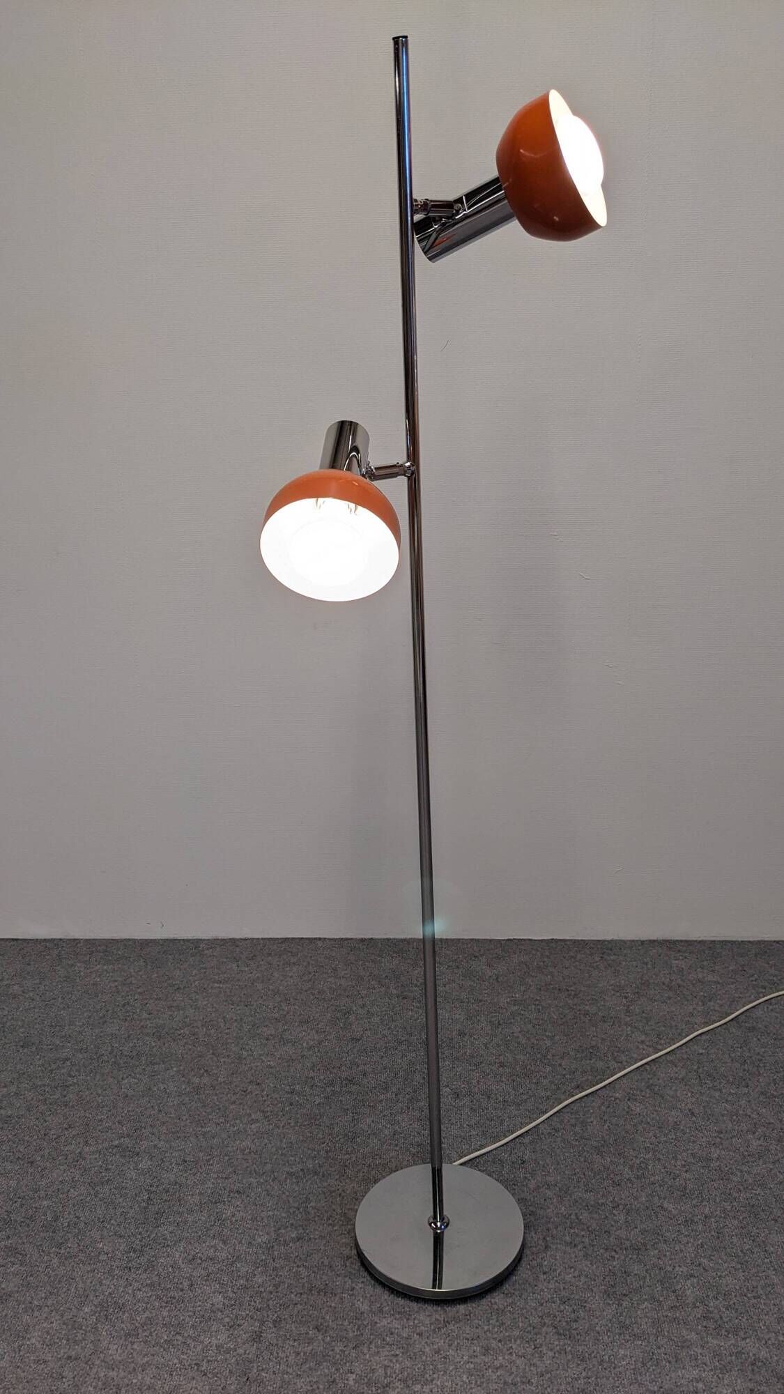 Space age floor lamp with 2 spots by Hustadt Leuchten, Germany, circa 1970.