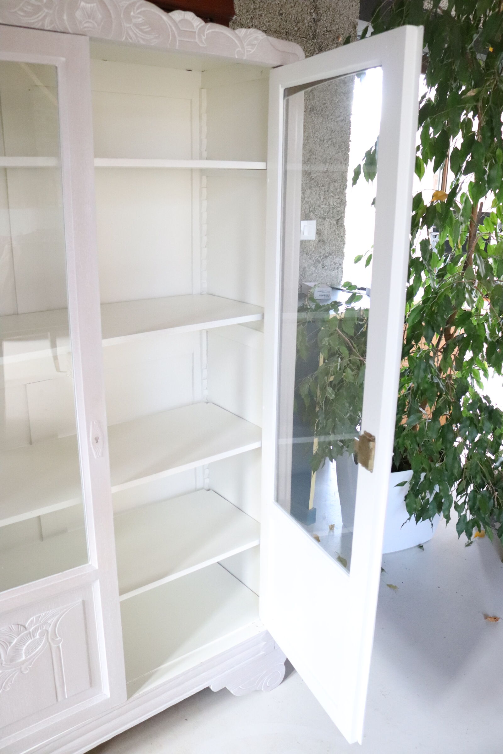 Glass library restyled linen cerusé