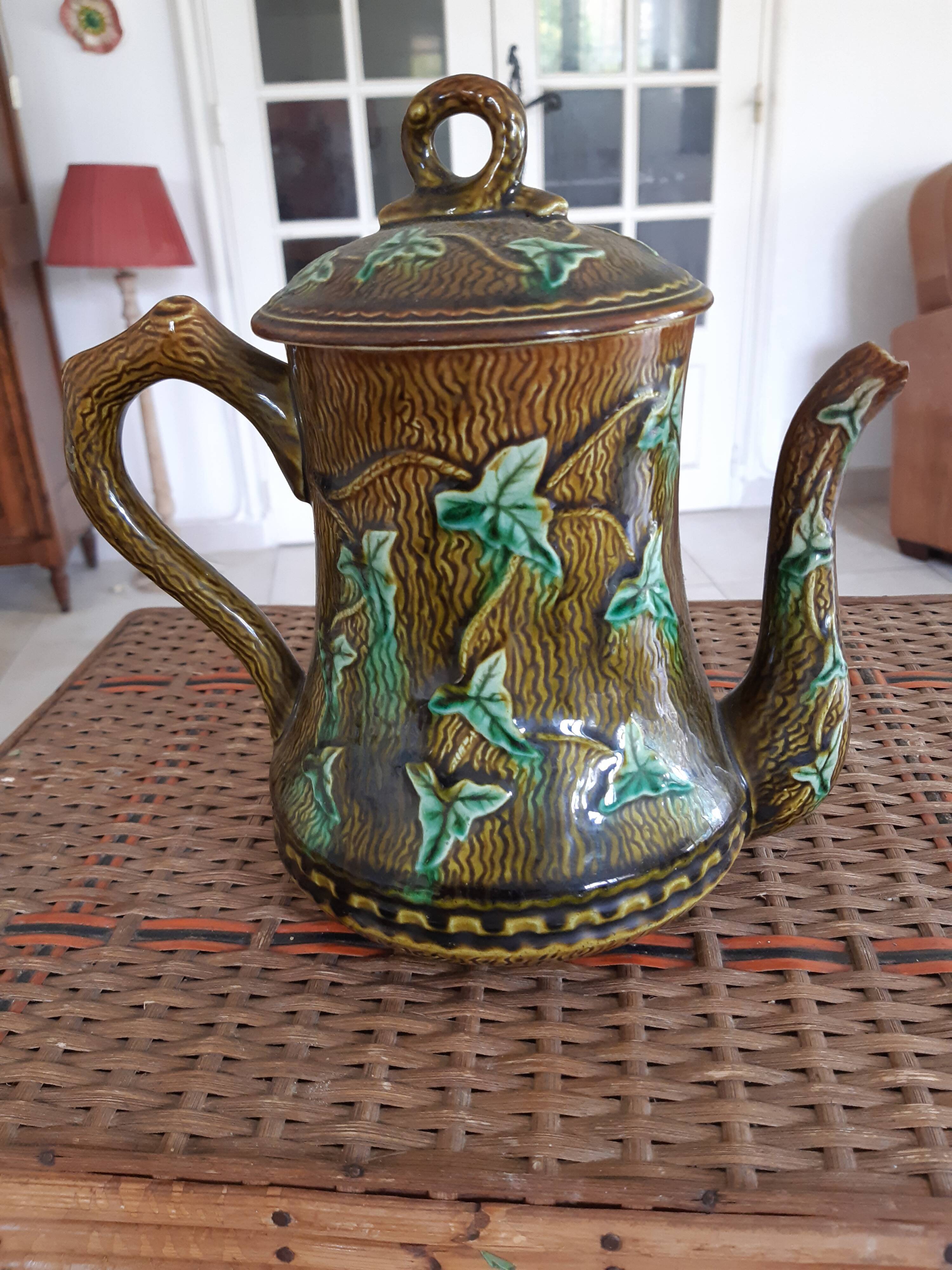 Coffee service in barbotine