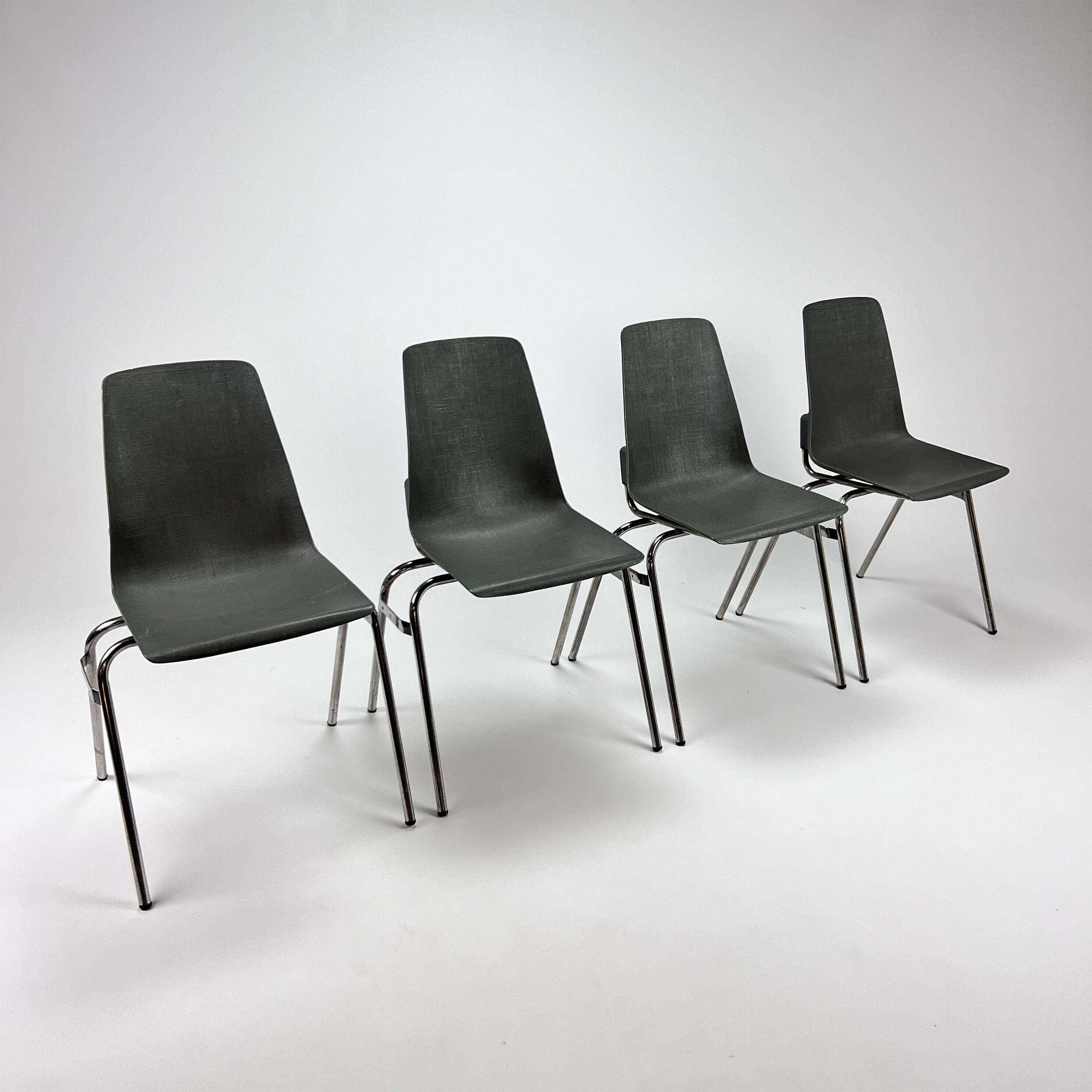 Set of 4 Vintage Fantasia chairs, France, 1960s