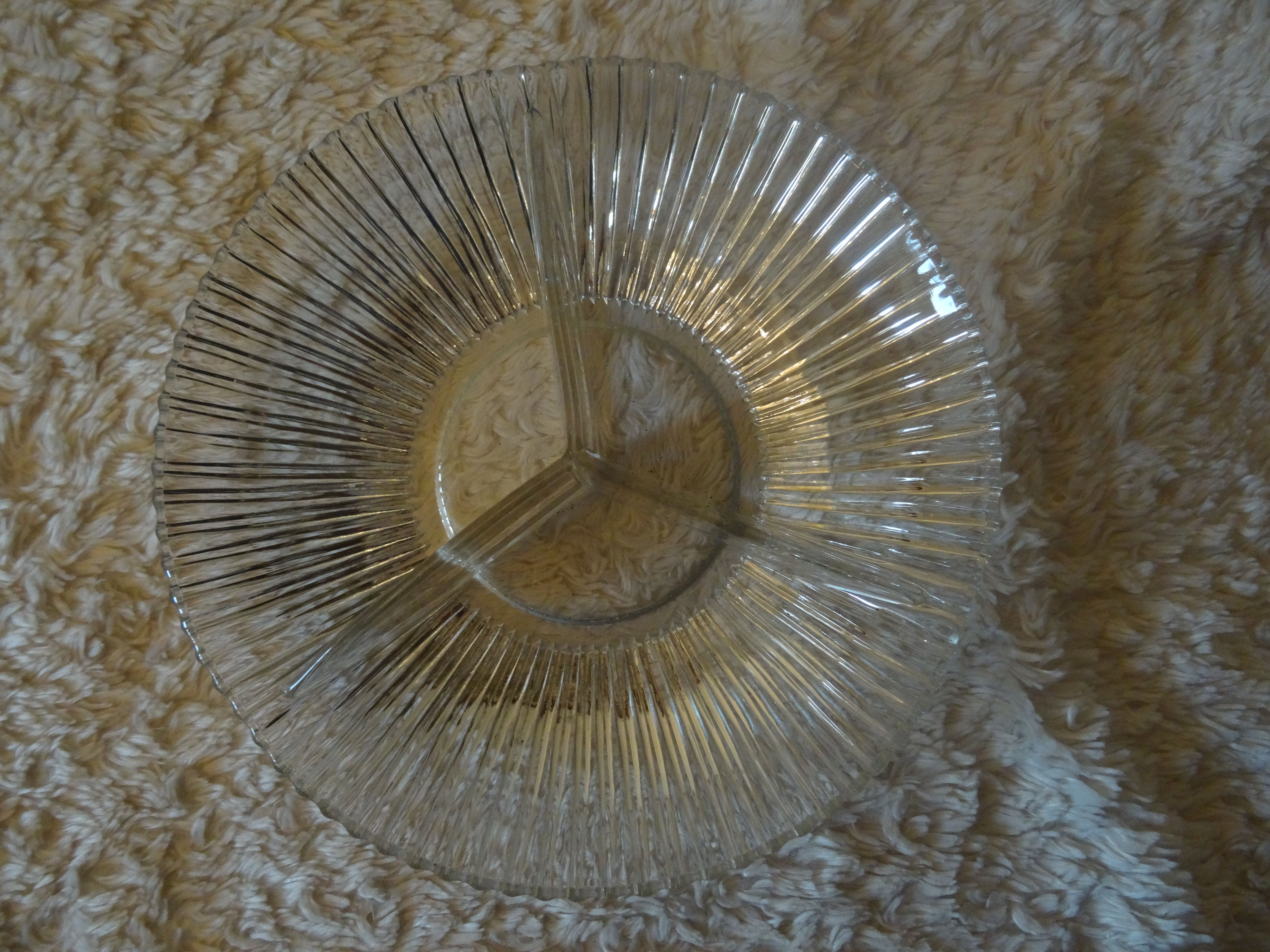 Round glass aperitif dish 3 compartments