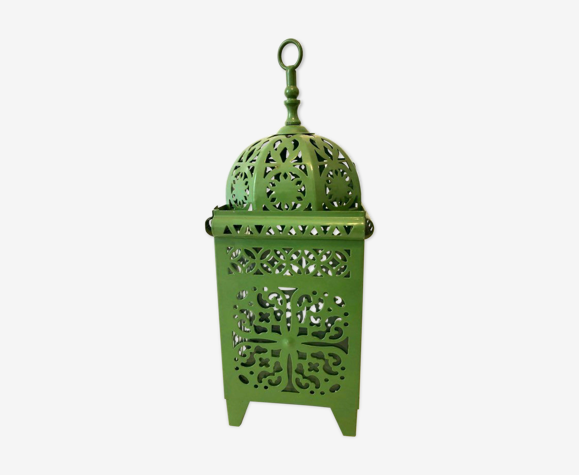 Metal green lantern