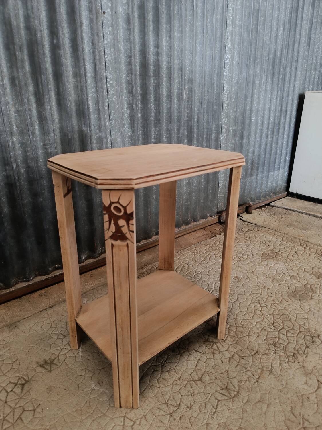 Art Deco sanded gueridon