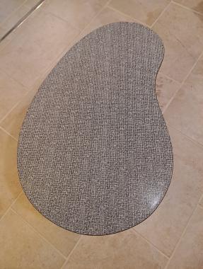 Table tripode haricot en formica