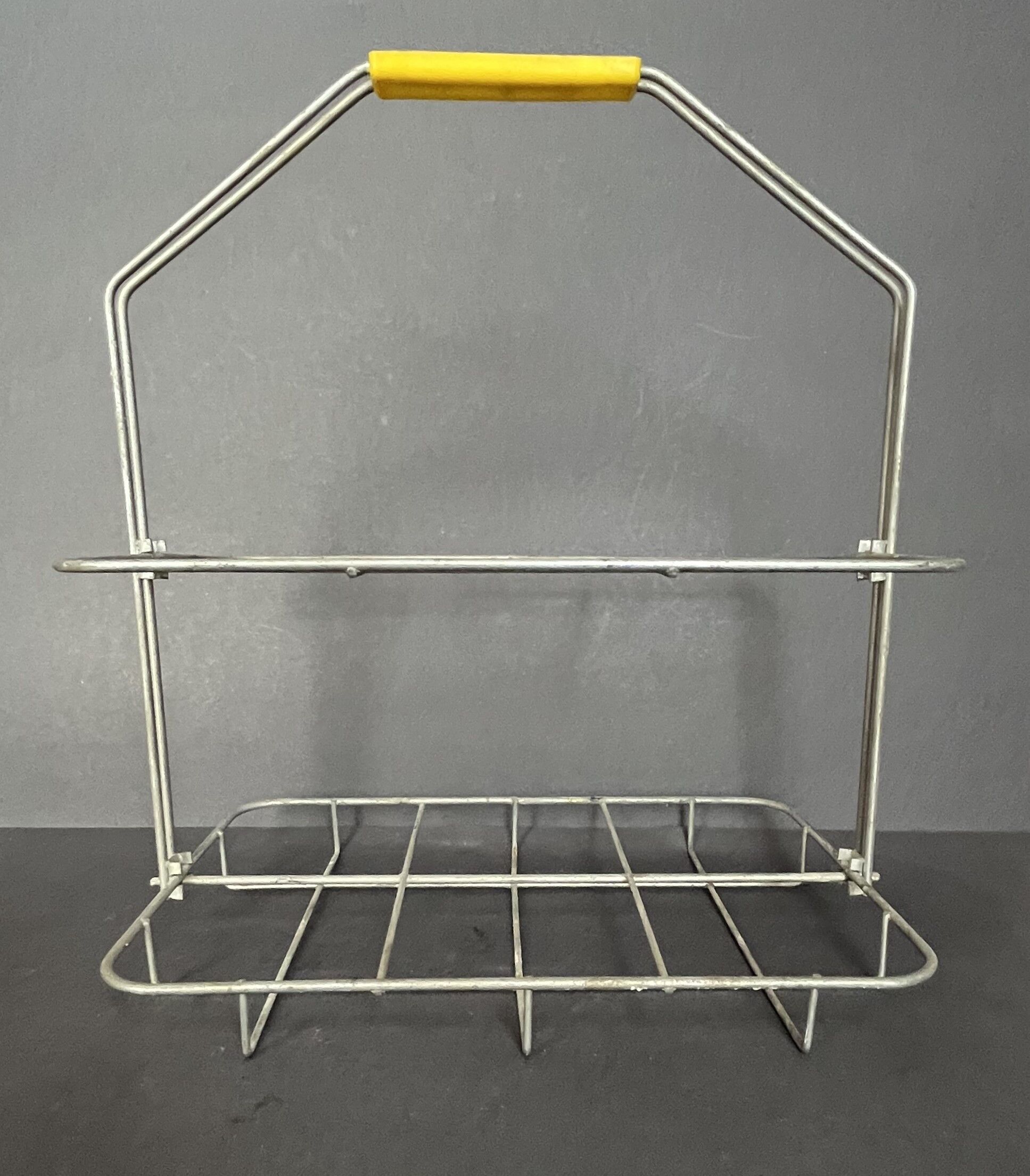 Porte bouteilles métallique vintage