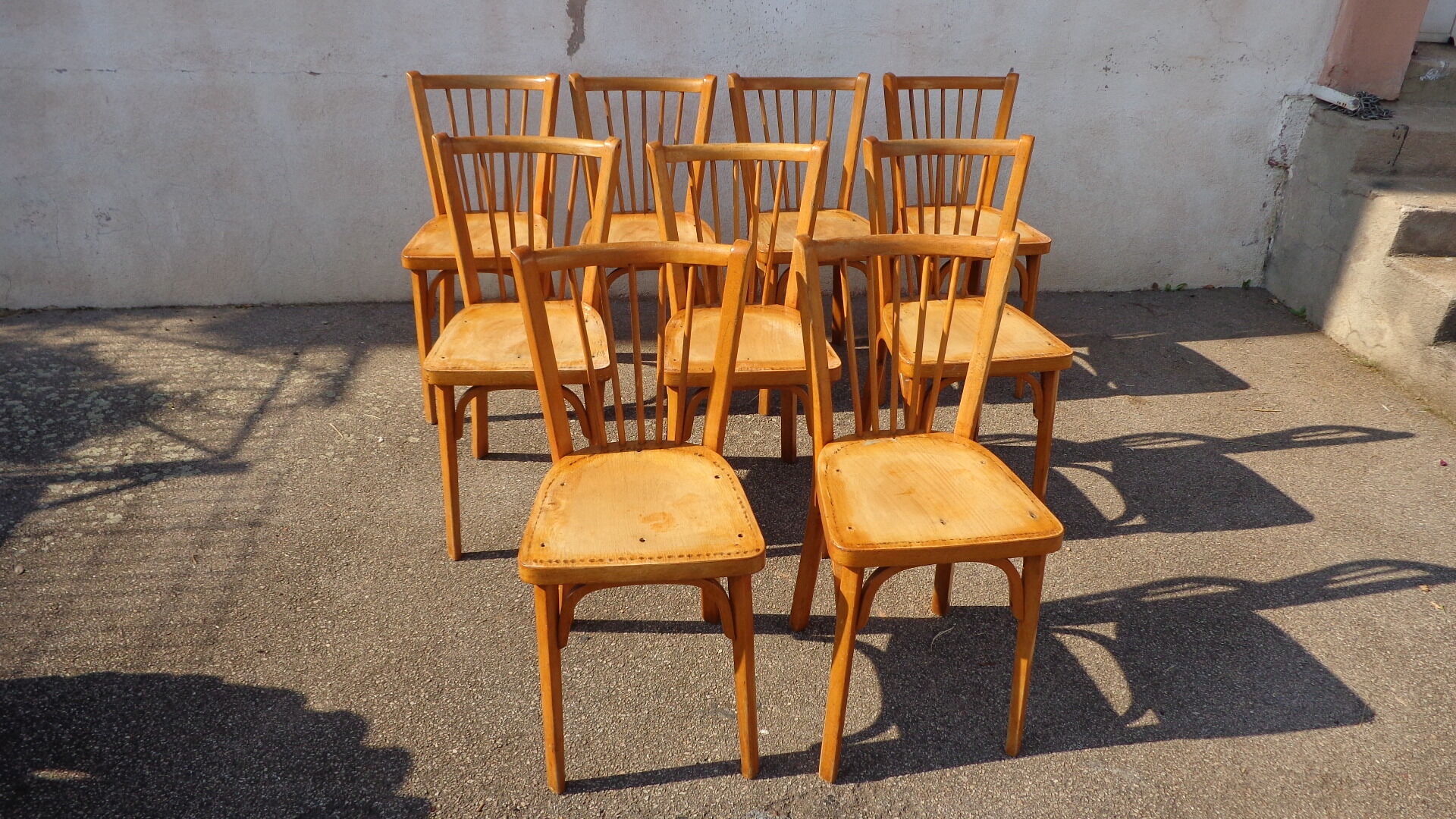Série de 9 chaises Baumann