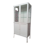 medicine cabinet / pharmacy