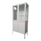 medicine cabinet / pharmacy