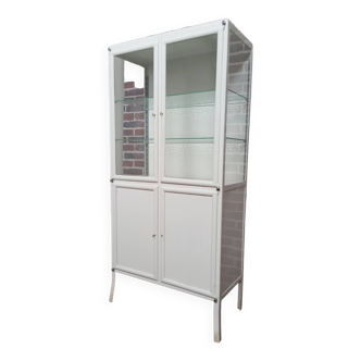 armoire médecine / pharmacie
