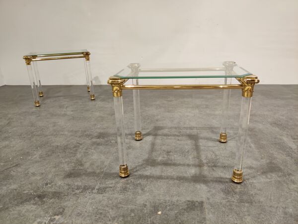Tables d’appoint de lucite et de laiton vintage, années 1980