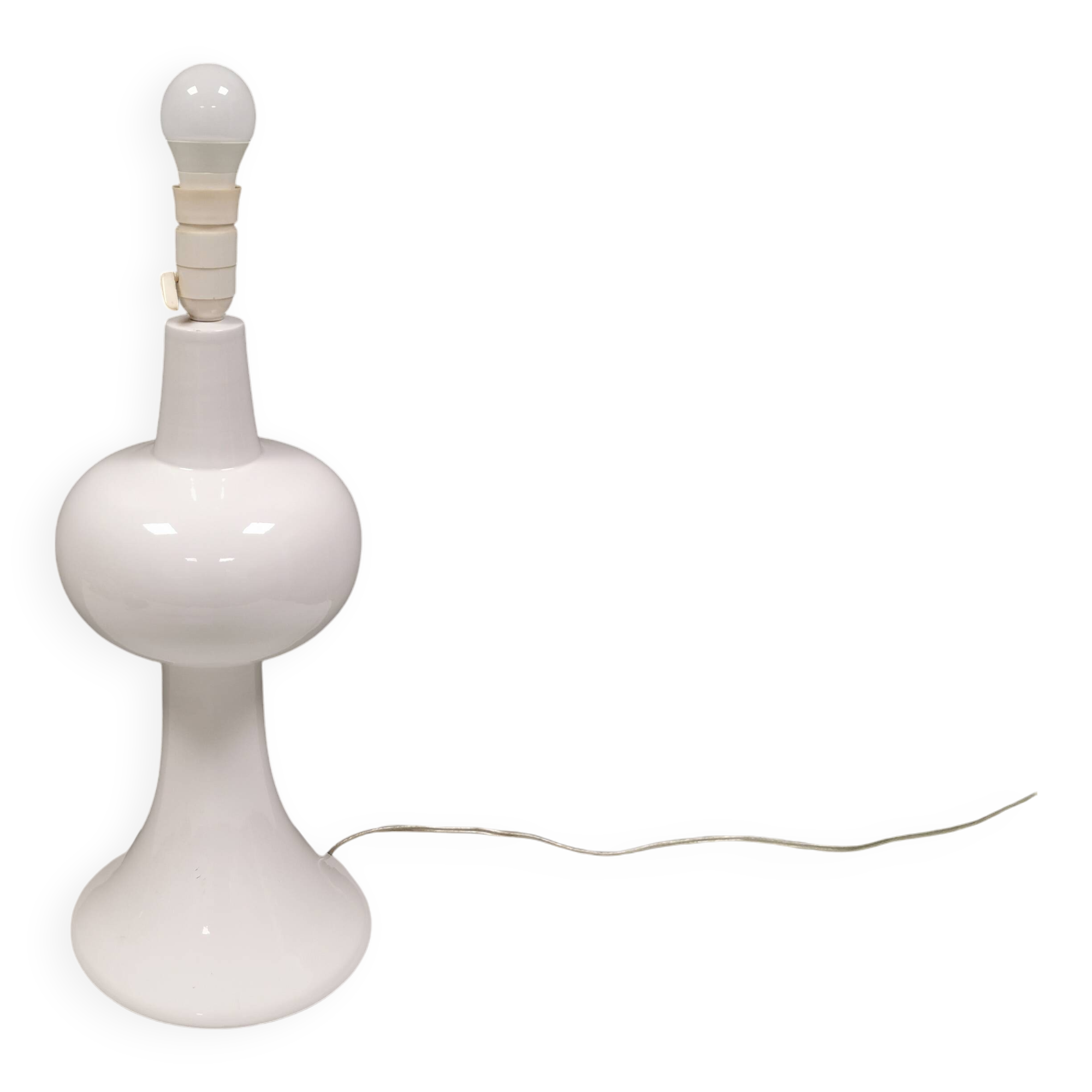 Large and beautiful Italian Table Lamp in white porcelain, estimated 1980s.