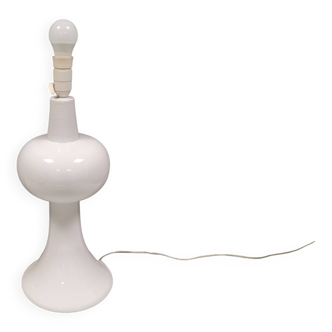 Large and beautiful Italian Table Lamp in white porcelain, estimated 1980s.