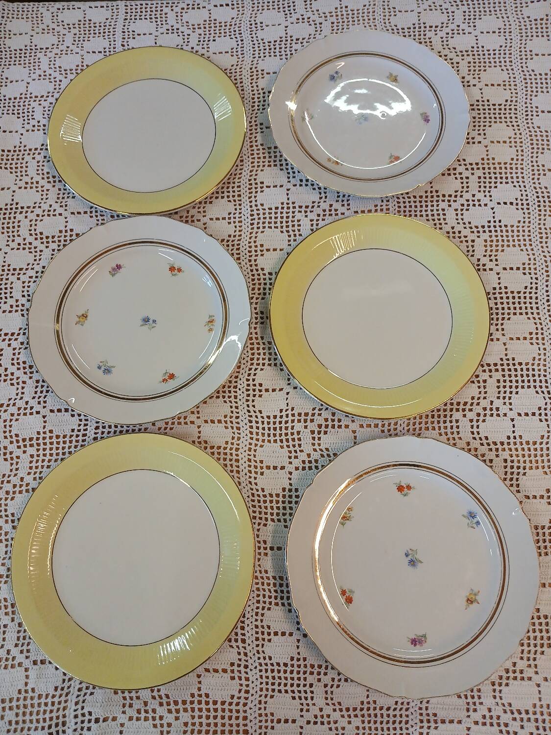 6 mismatched antique dinner plates
