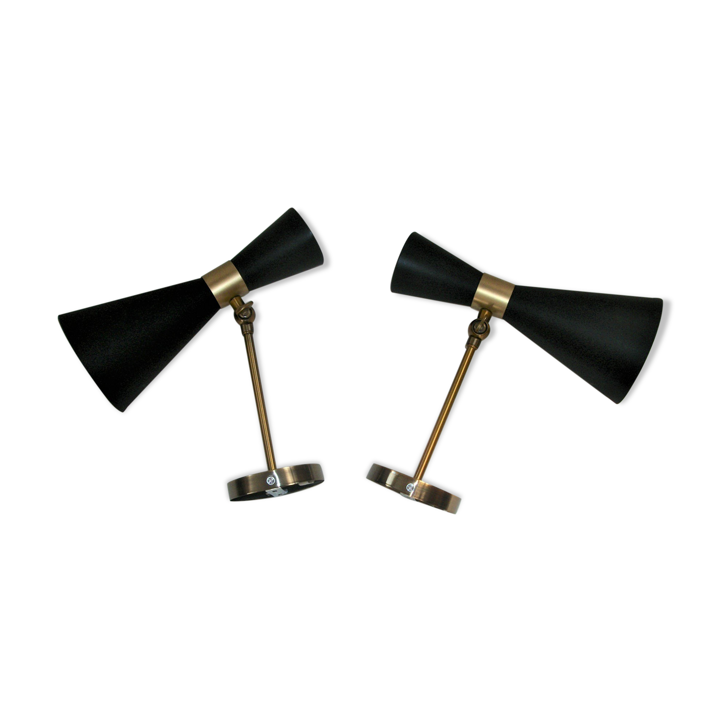 Pair of diabolo appliques