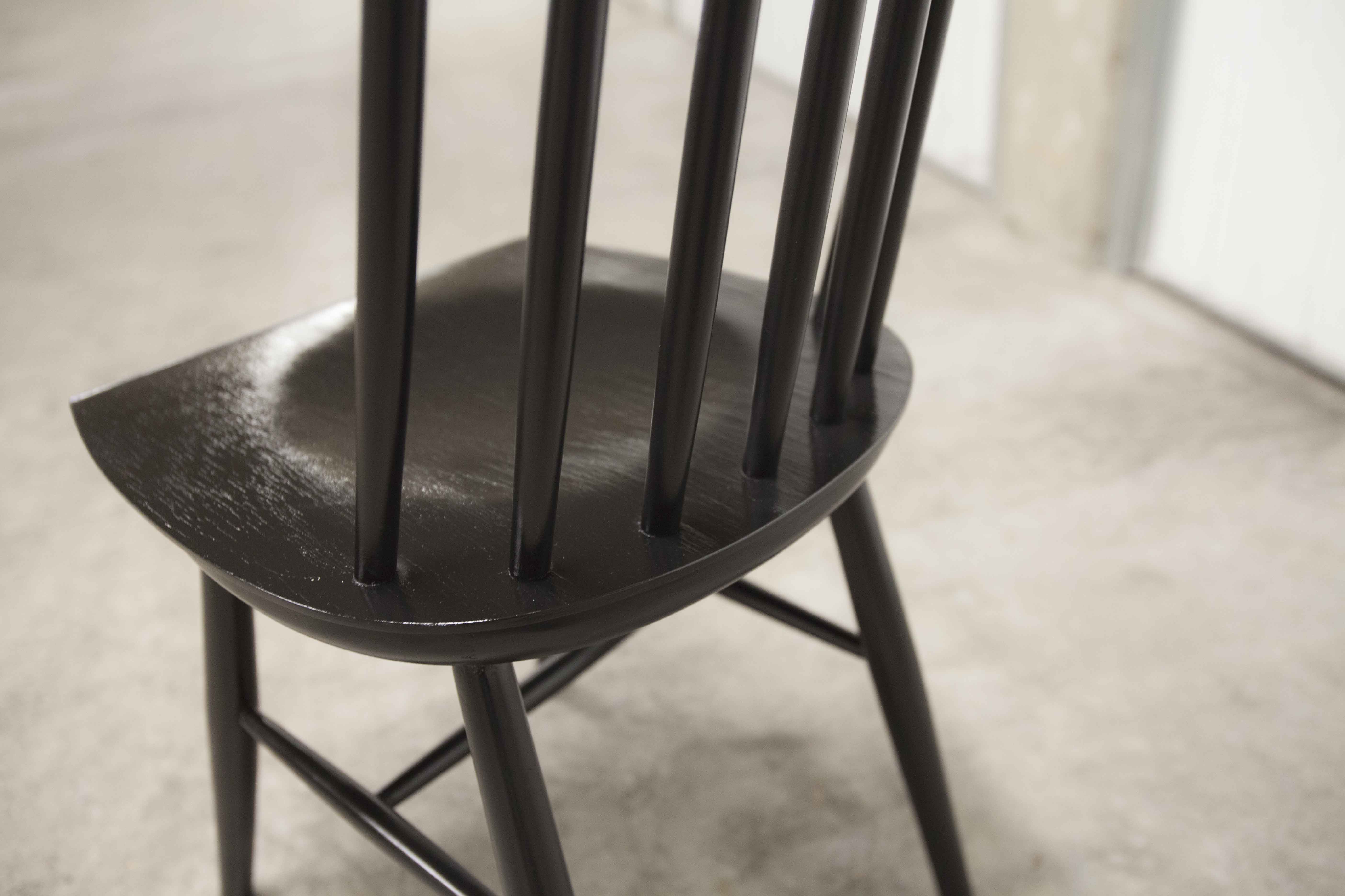 Chair model Fanett by Ilmari Tapiovaara