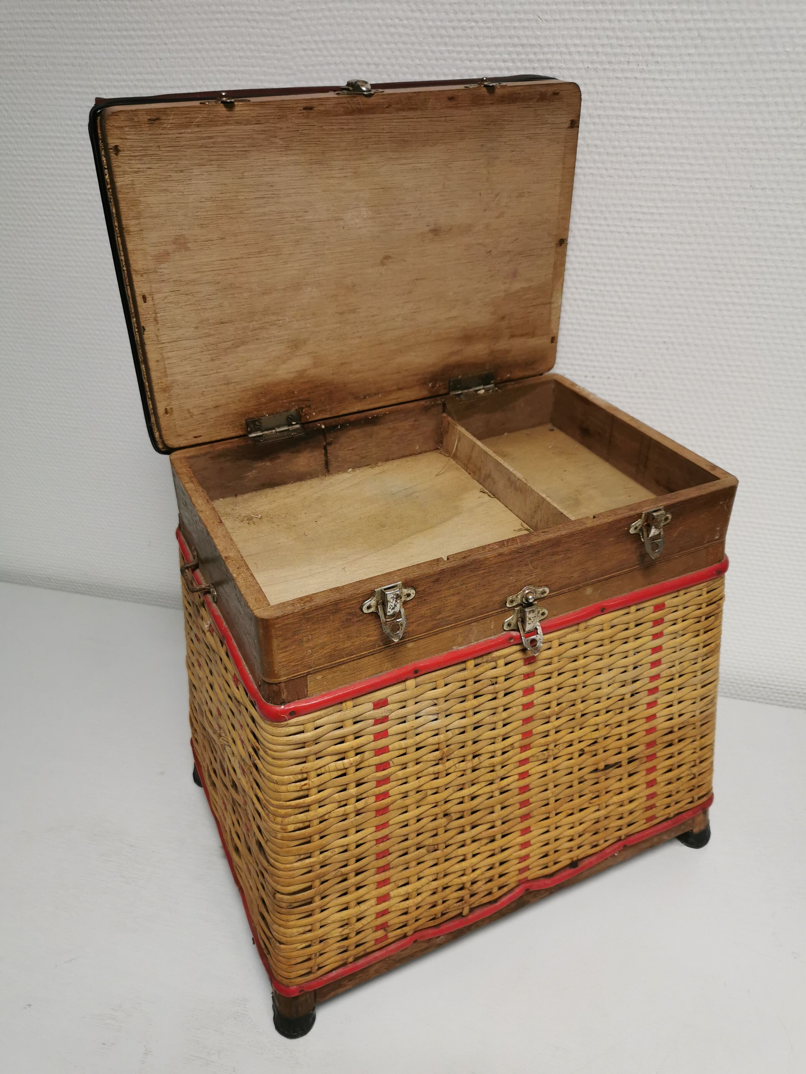 Siège coffre , tabouret vintage de pecheur