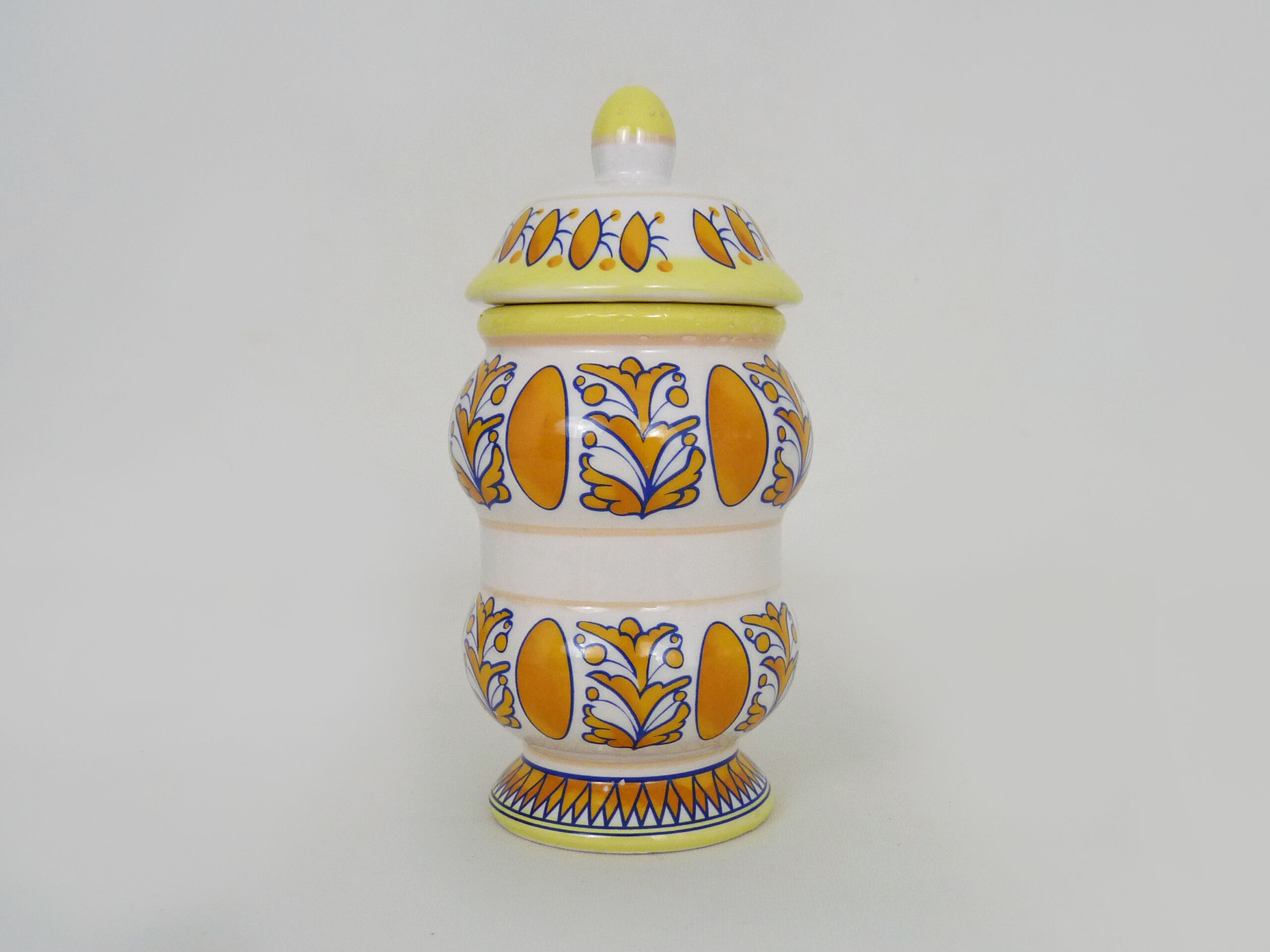 Old apothecary pot, Tamarindus ceramic medicine jar. Year 70 80