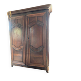 Armoire 18ème en noyer massif