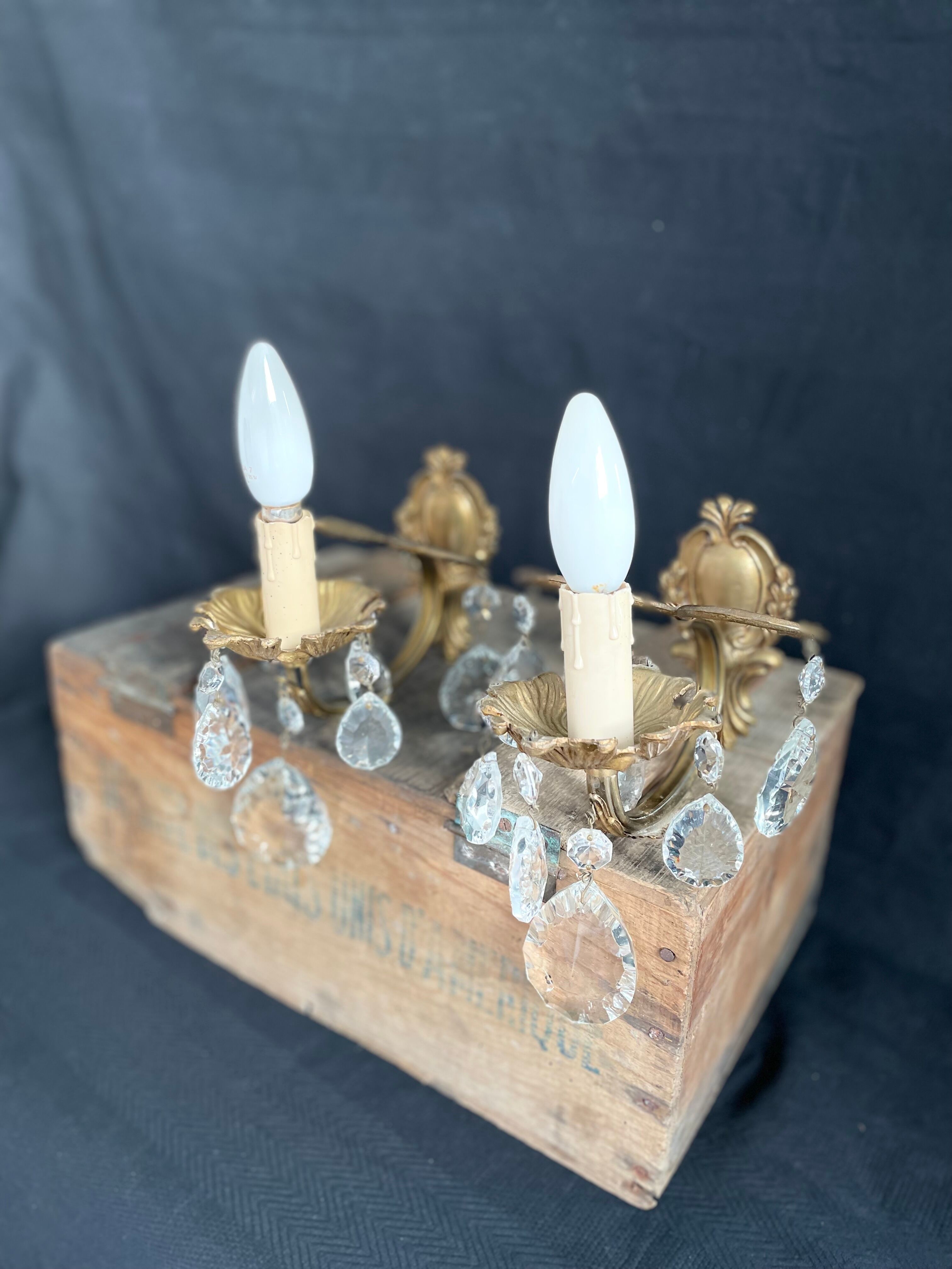Pair of antique wall lamps - golden metal - grapevines - 1 lights