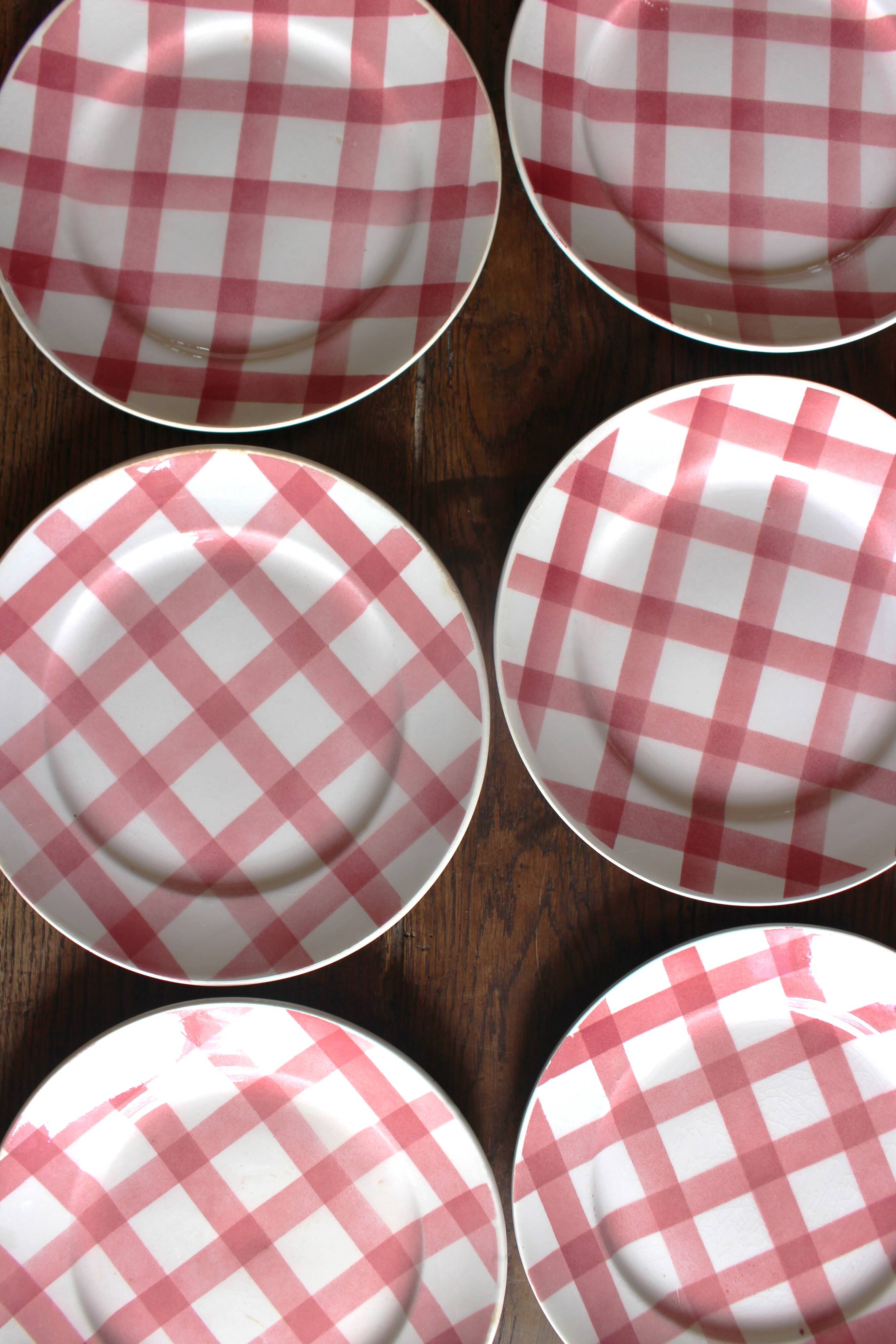 A set of 6 flat plates Nappe Rose Moulin des Loups