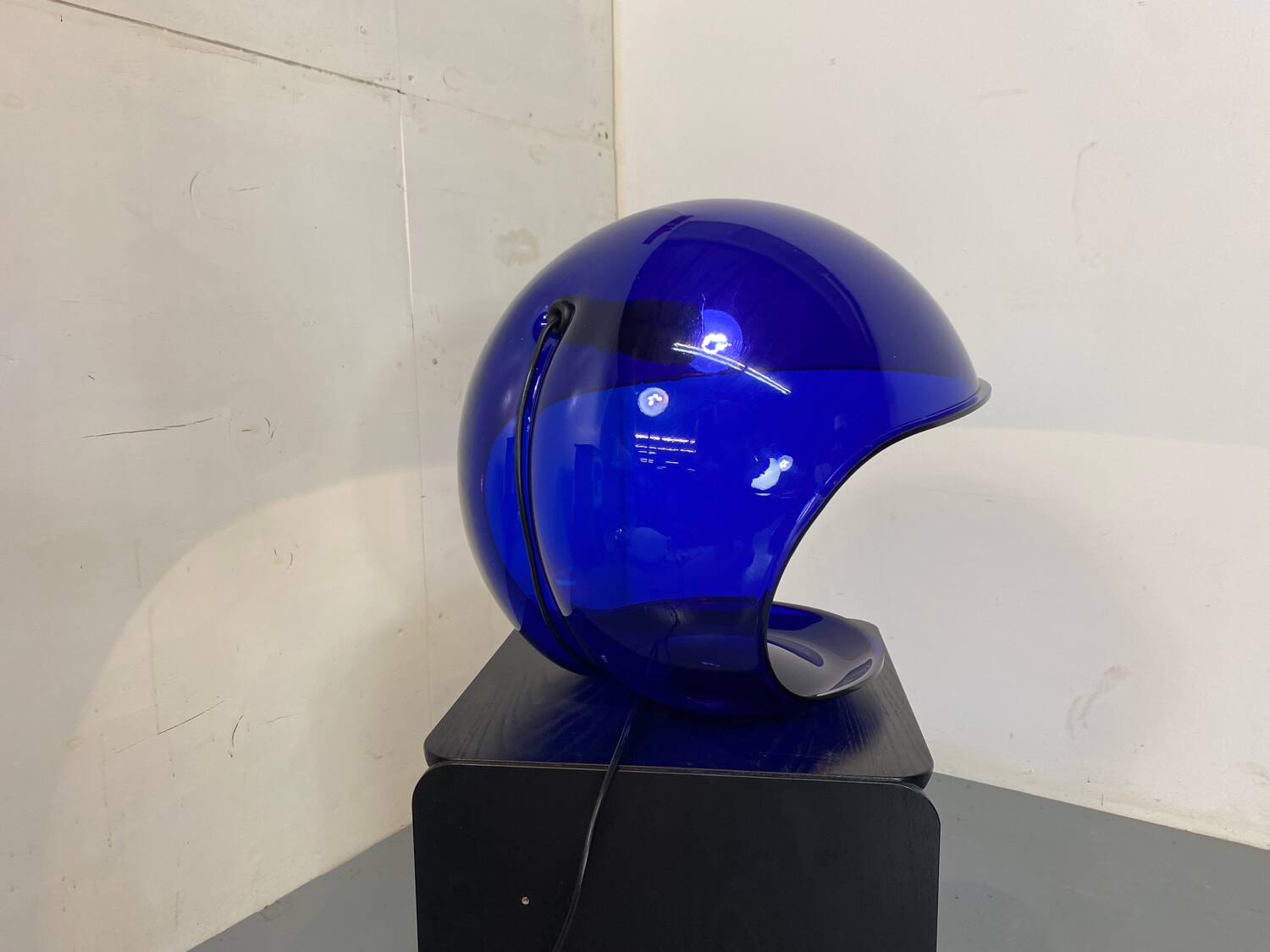 Modern Italian Space Age Blue Foglia 634 Martinelli Table Lamp, by Elio Martinelli for Martinelli Luce, 1969