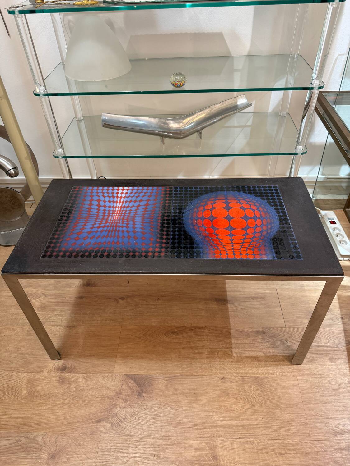 Op Art vintage table design – Vasarely style