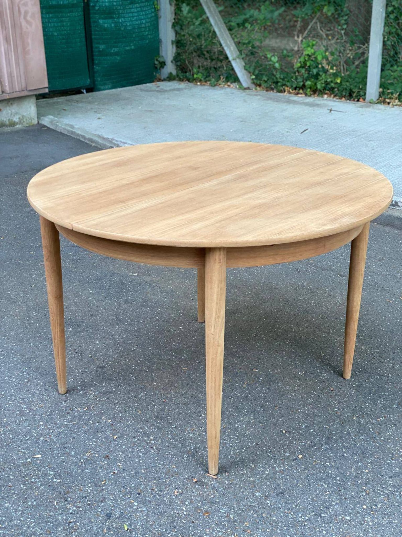 Scandinavian round extendable dining table stripped in teak 115cm