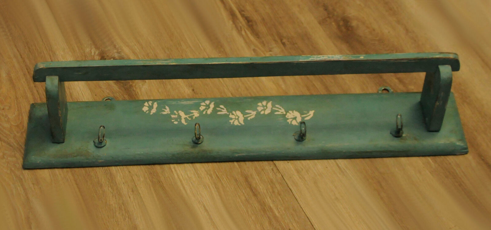 Shabby chic shelf, scandinavian design