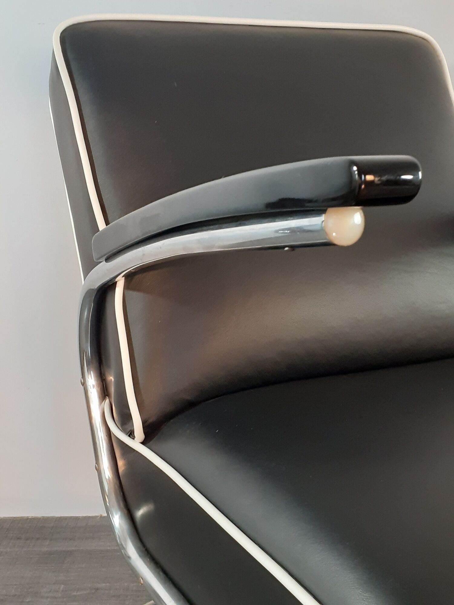 Pair of Bauhaus armchairs by Slezàk, K29 model, Gispen-Thonet 1932 design