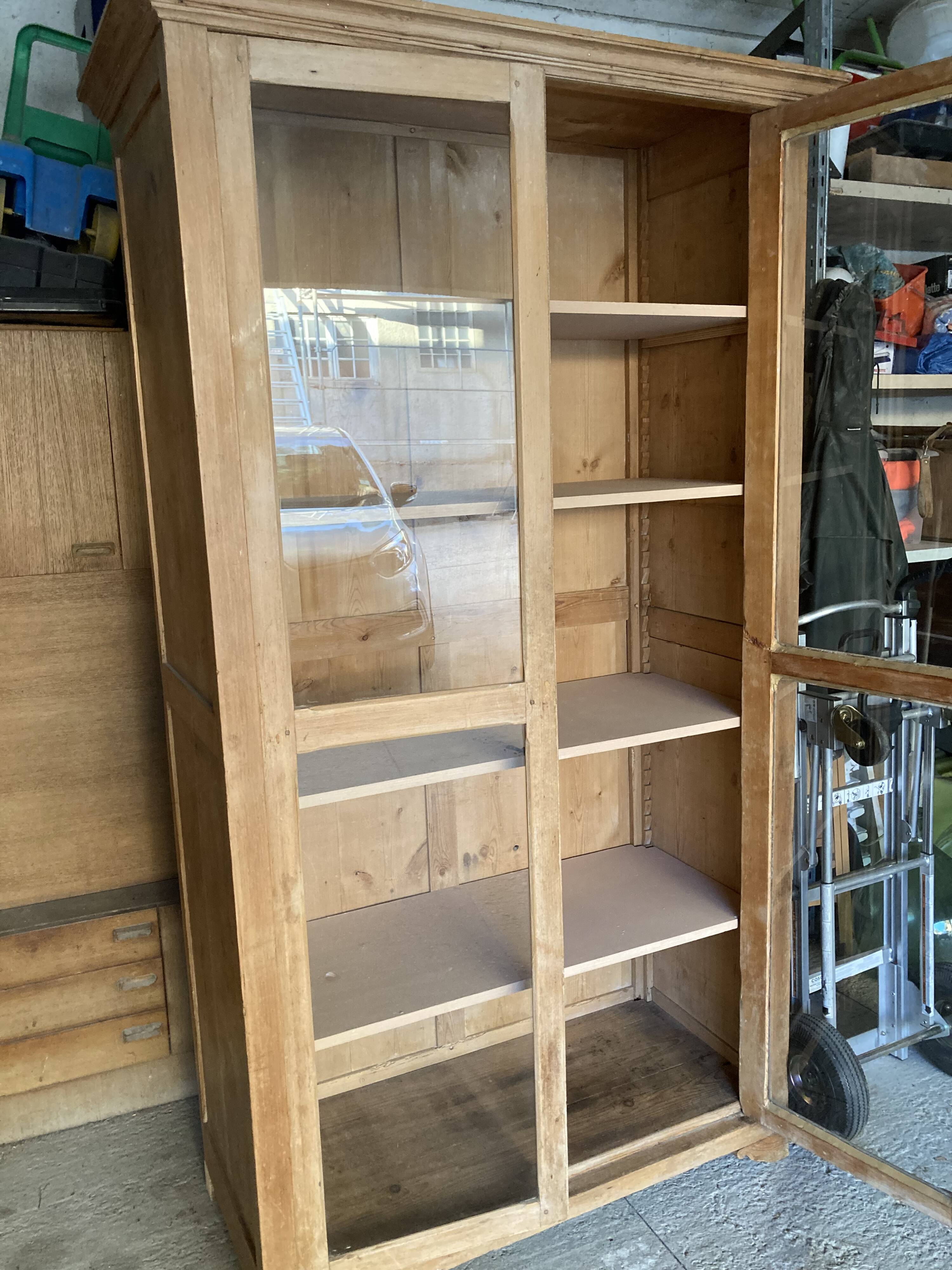 Glass cabinet