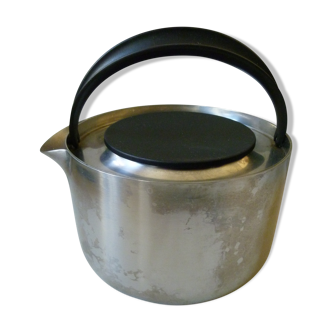 Erik Magnussen's teapot for SStelton