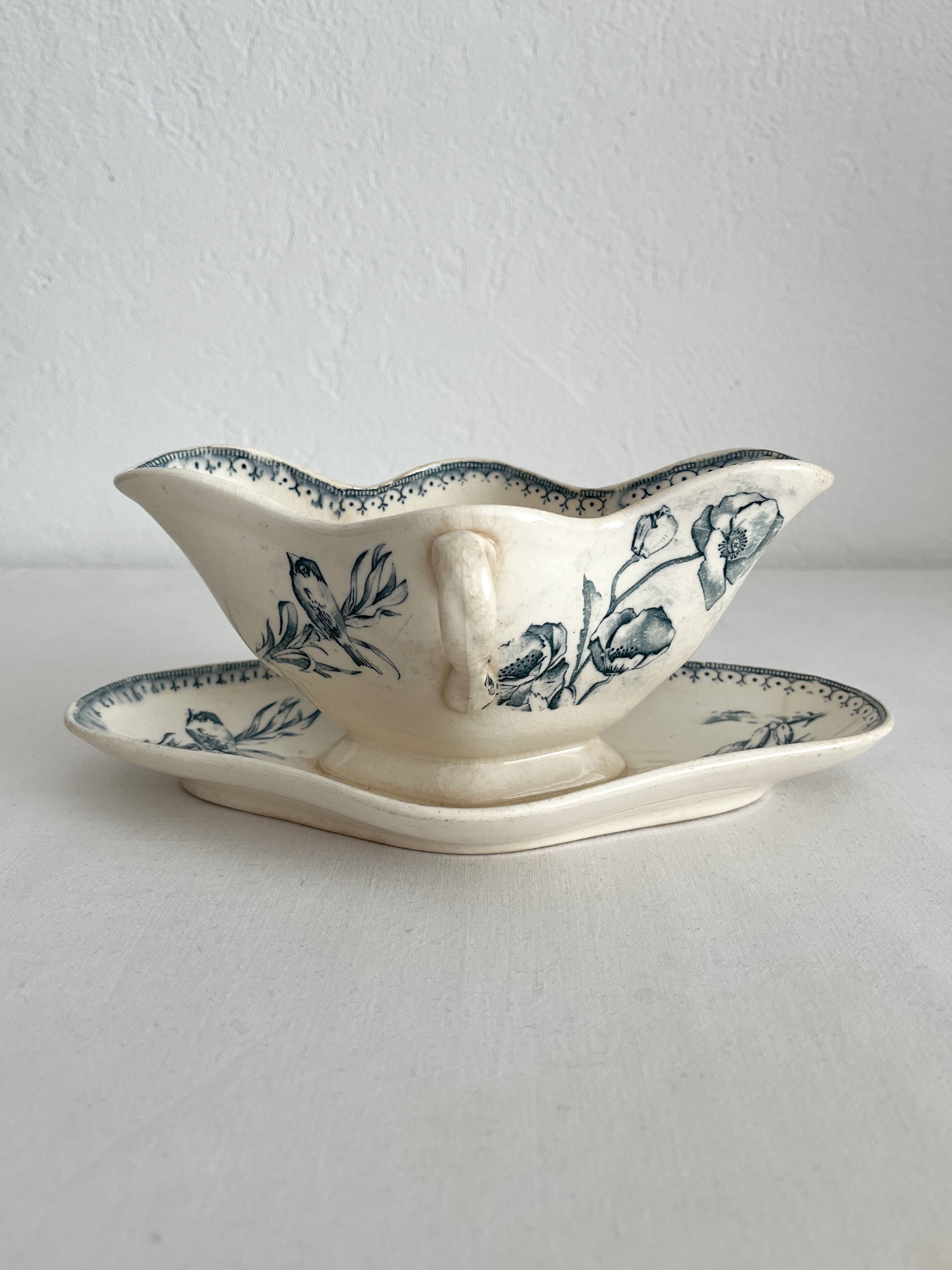 Antique iron earthenware sauceboat with flowers and birds "Malaga" Petrus Regout