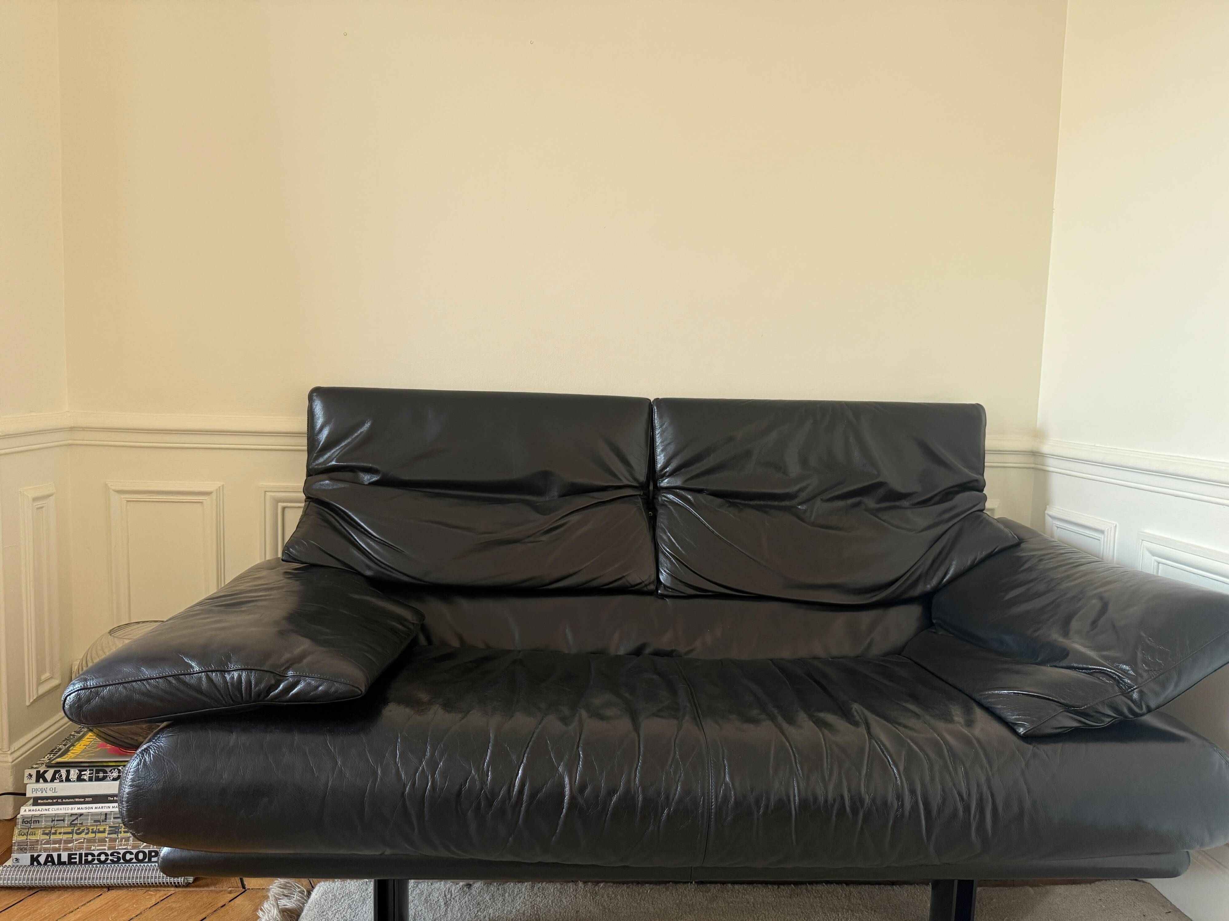 B&B Italia Alanda 2-seater sofa in black leather