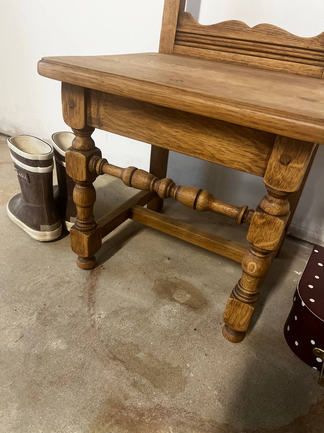 Solid oak chair for children