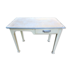 table de cuisine vintage