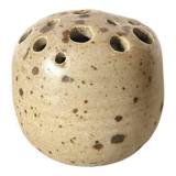 Pique flowers in vintage stoneware