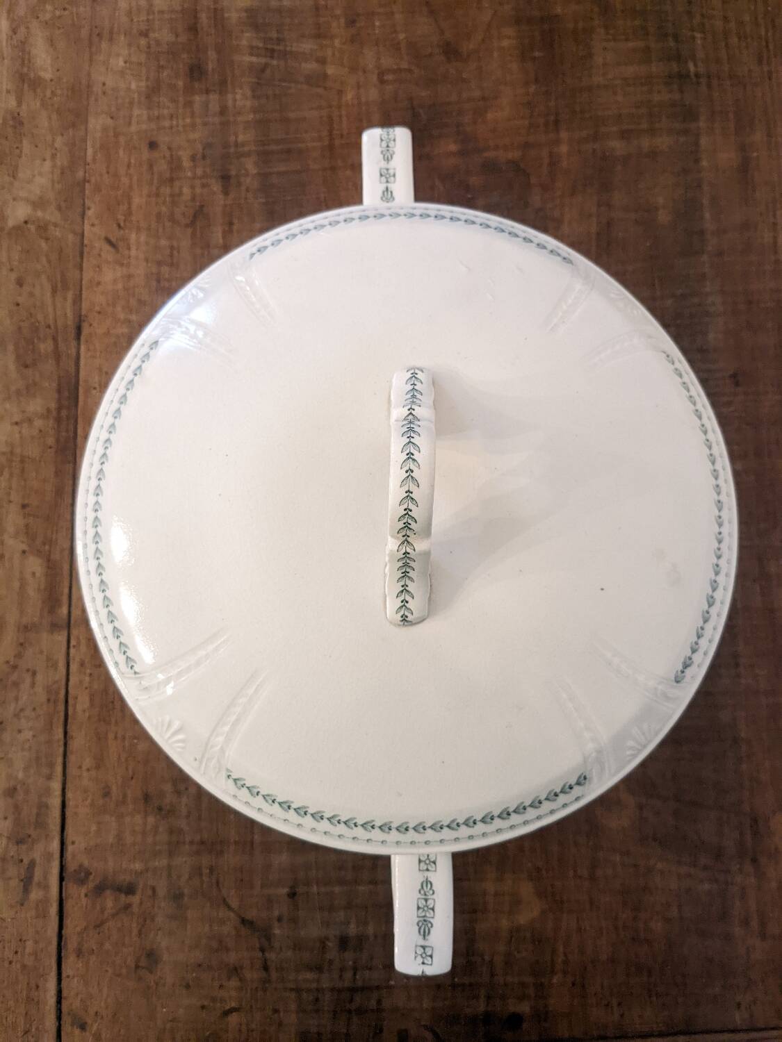 Clara soup tureen, Gien iron earth