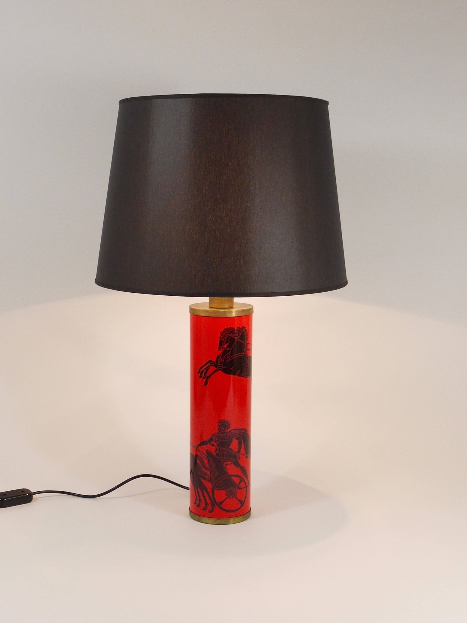 Piero Fornasetti Grande table lamp Bighe red and black mid-century, Italy, 1950s