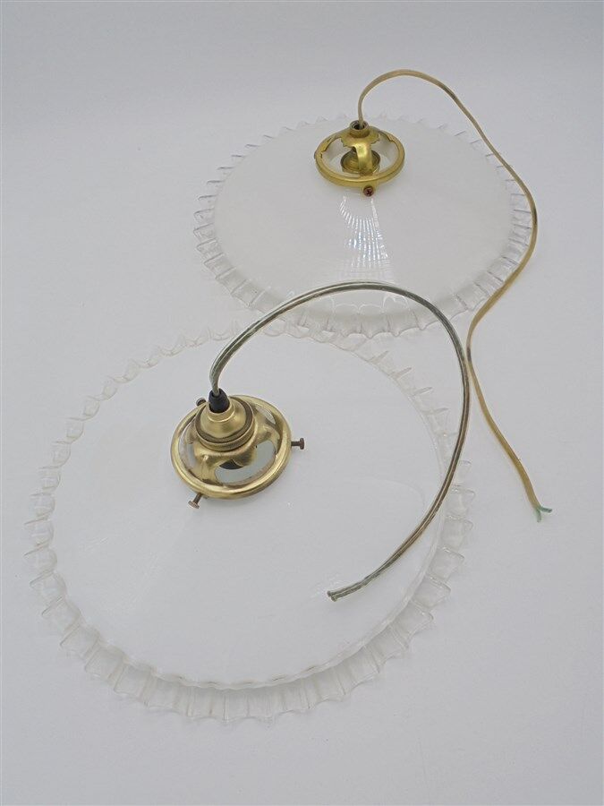 Duo of suspensions in opaline