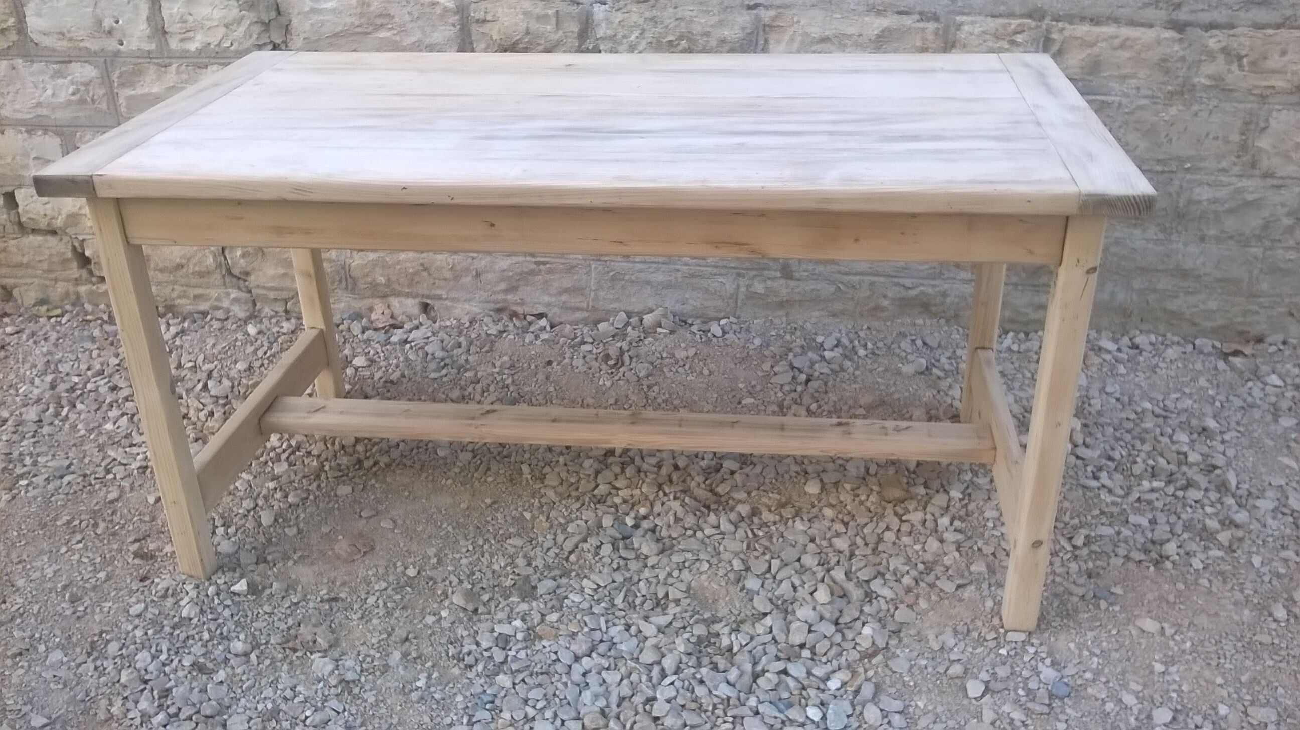 Table de ferme bois brut